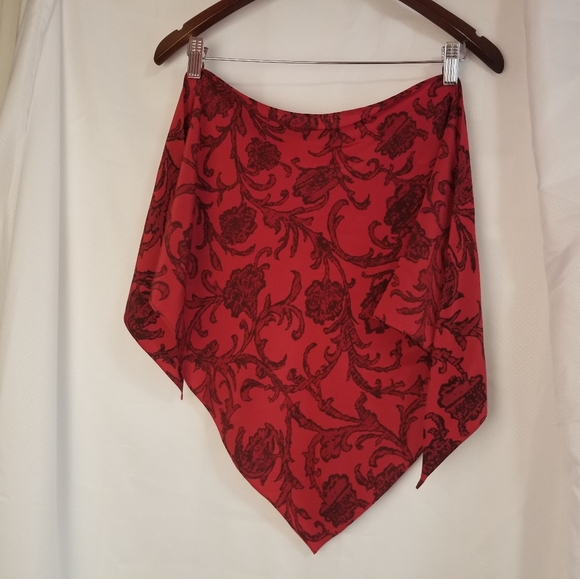 Carlisle Red Jacket and blouse, with Black Patterns - Picture 3 of 15